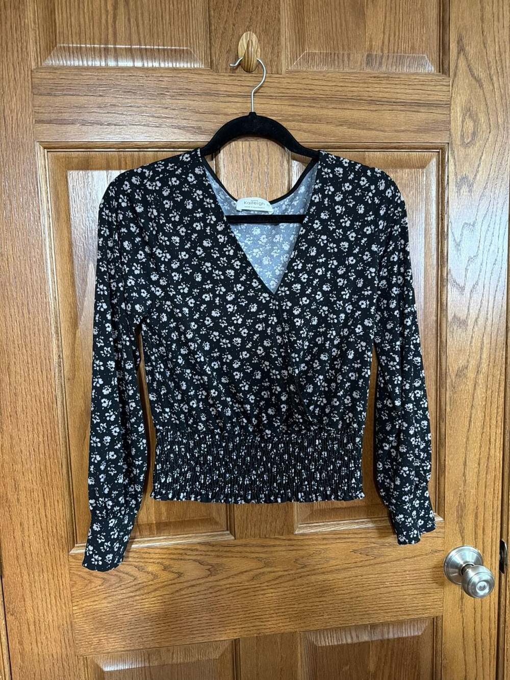 Kaileigh Black Floral Smocked Waist Surplice Top Size XSP